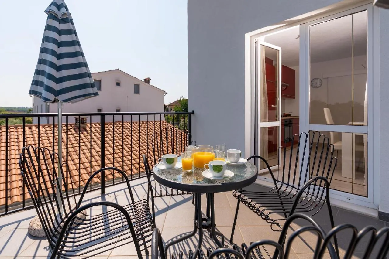 Apartments Oliva Пореч