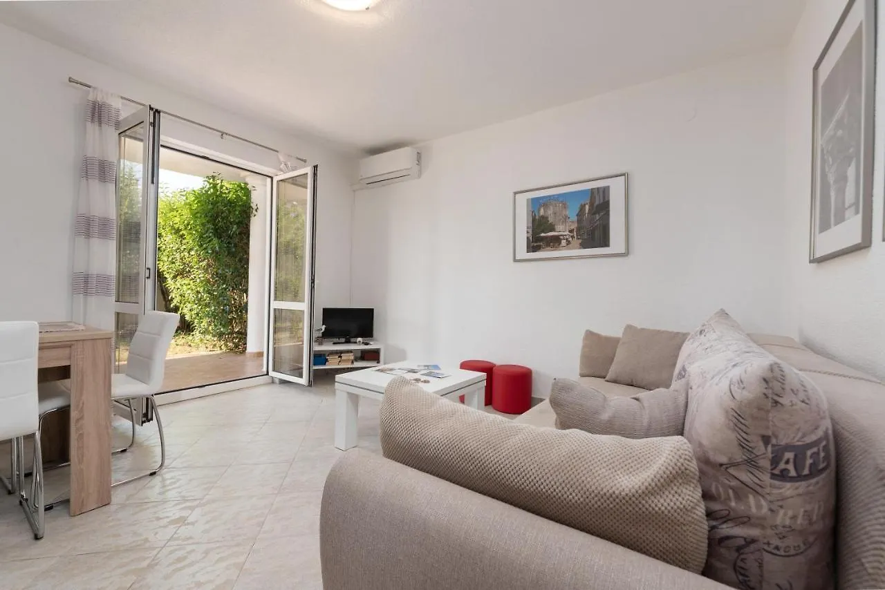 Apartments Oliva Пореч