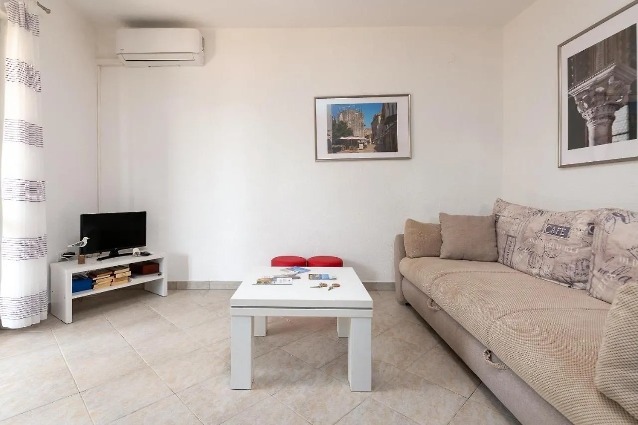 Apartments Oliva Пореч