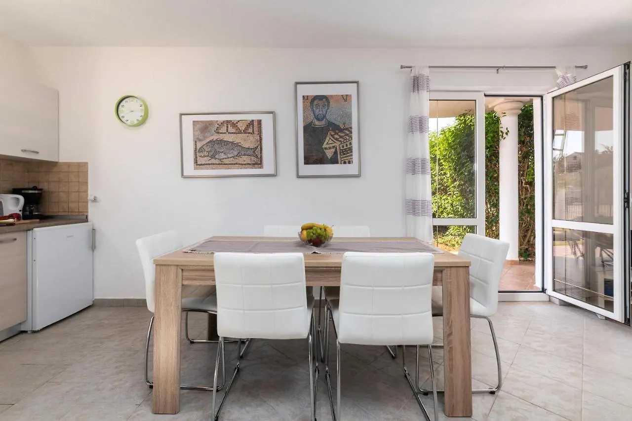 Apartments Oliva Пореч