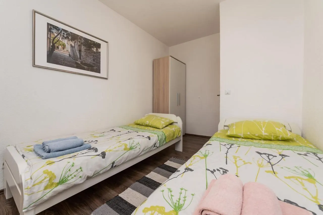 Apartments Oliva Пореч