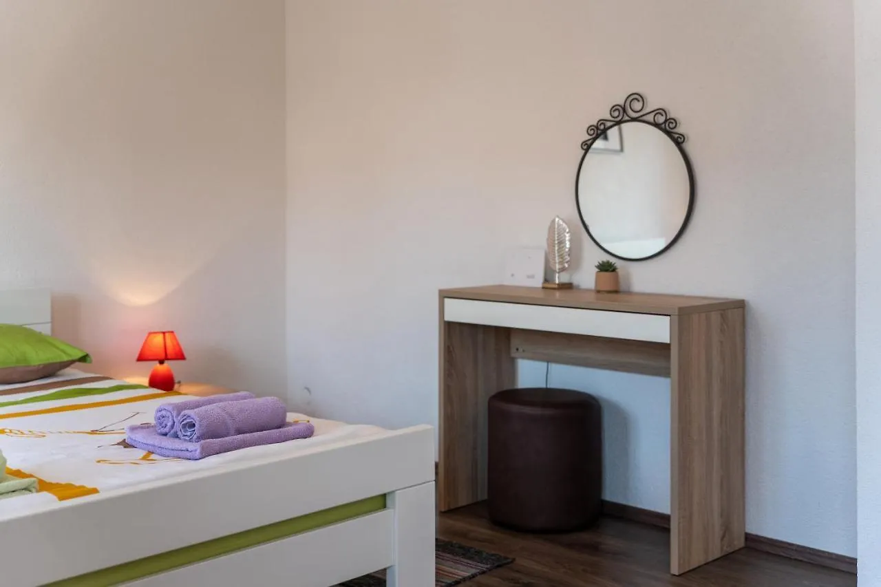Apartments Oliva Пореч 0*,
