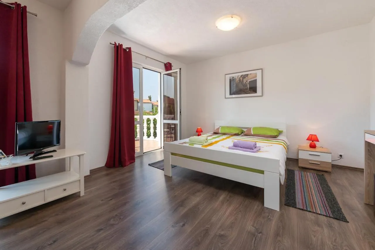 Apartments Oliva Пореч 0*,