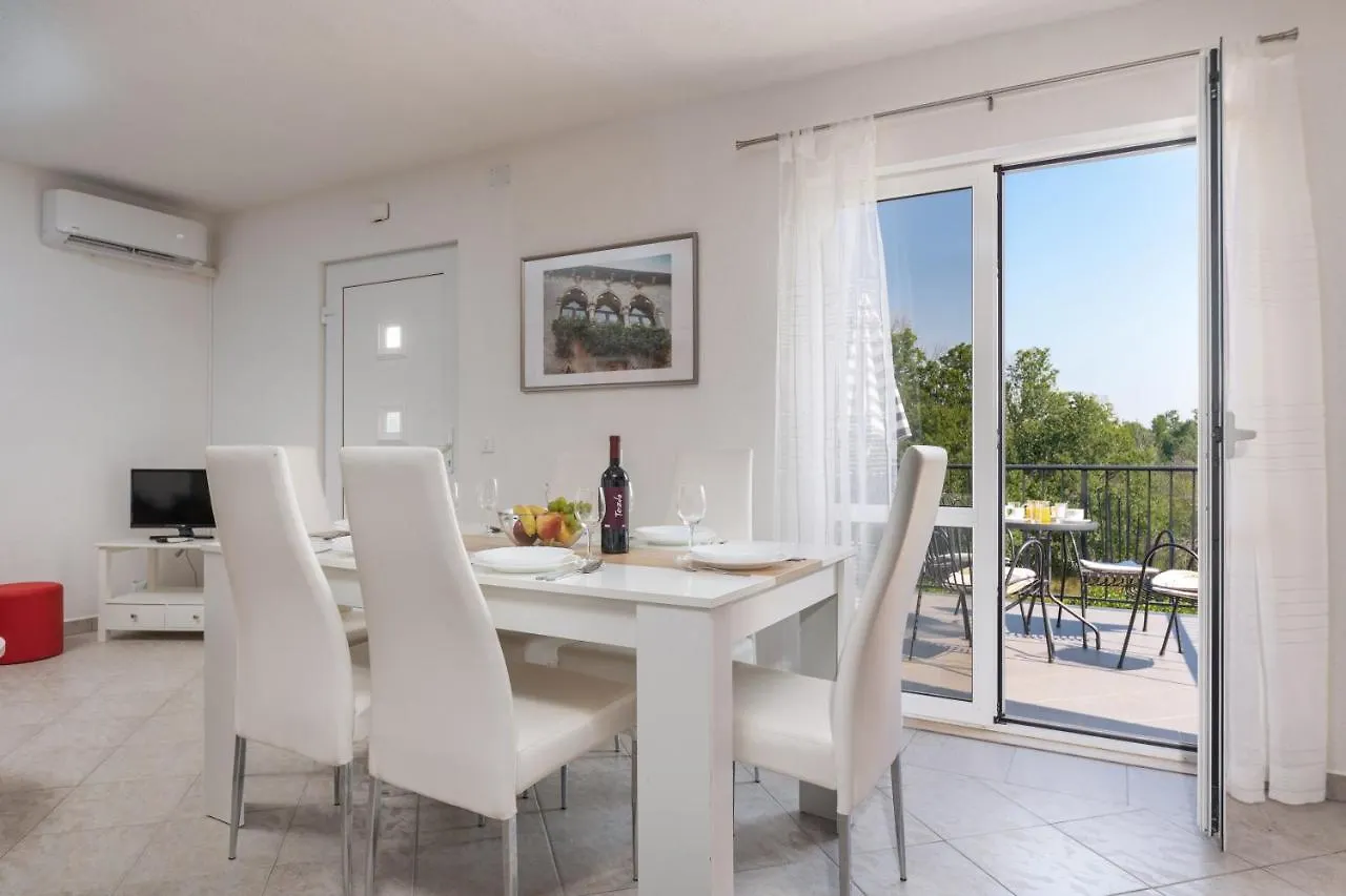 Apartments Oliva Пореч